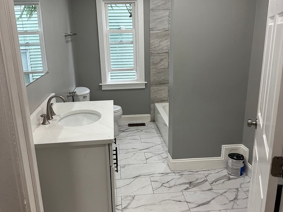 1st image of 108 Illinois St #1