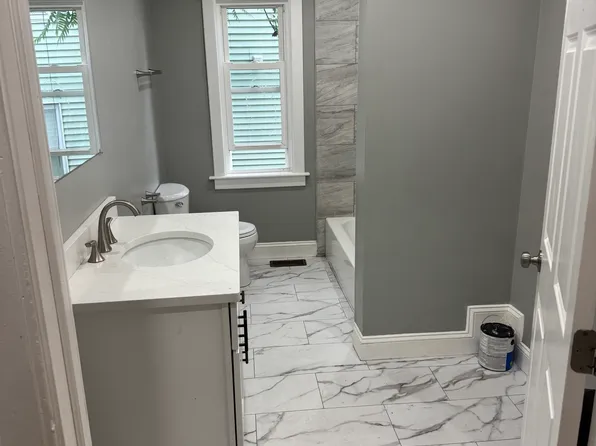 108 Illinois St #1, Worcester, MA 01603