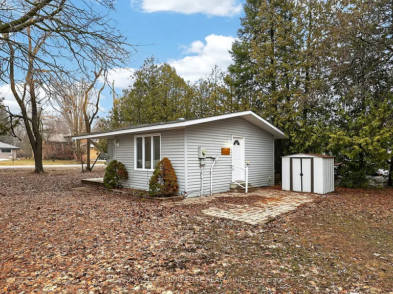 2073 Kate Ave — Photo 2