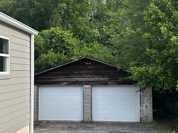 3rd image of 1438 Ely Rd