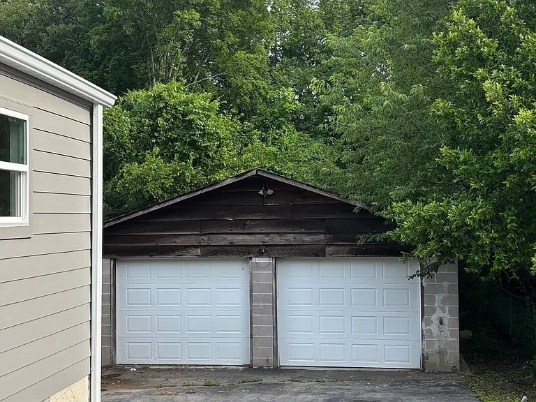 1438 Ely Rd — Photo 3