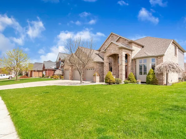 2218 Cawdor Ct, Lansing, MI 48917