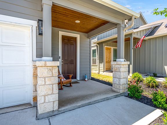 2nd image of 887 Farmhouse