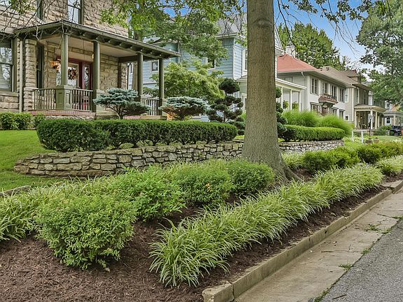 2nd image of 622 Magnolia Ave