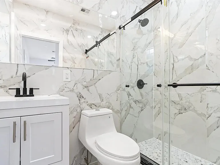 133 W 4th St #2 — Photo 7