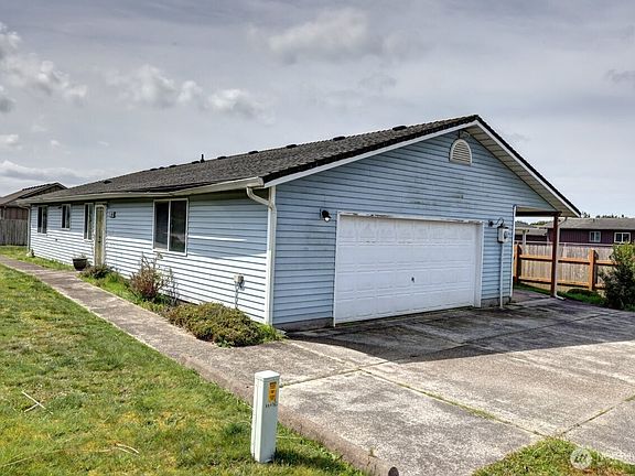 4th image of 816 325th Street