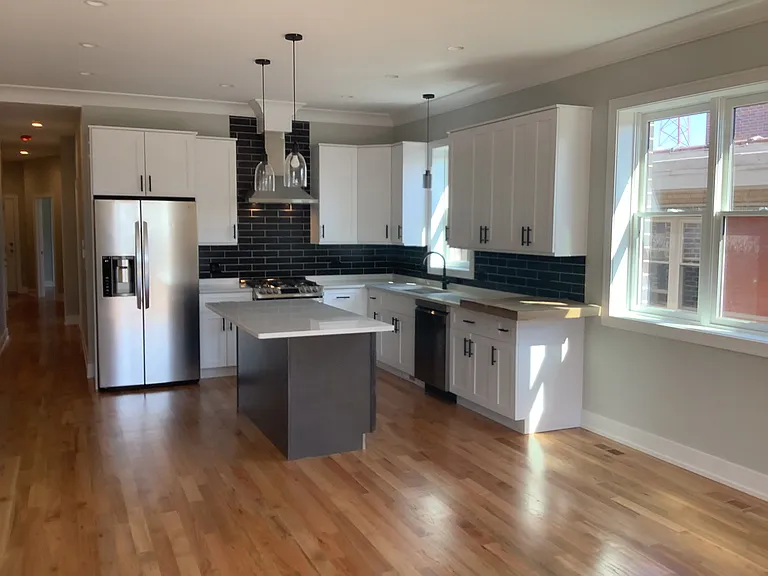 5522 W Higgins Ave #2E — Photo 6
