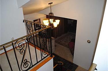 3rd image of 256 Marlboro Dr