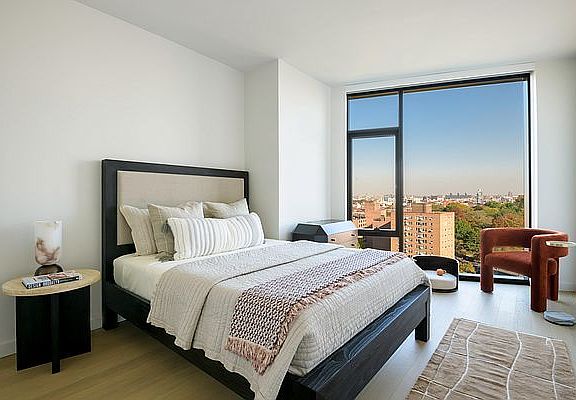 5th image of 196 Willoughby St #16Q