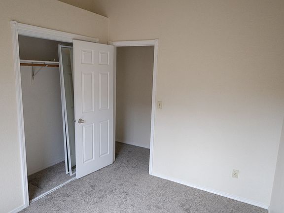 3rd image of 1017 S Ivy St #1015