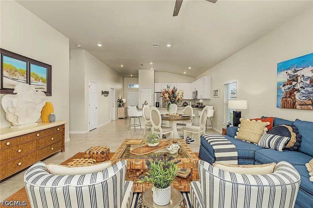 4 bed, 2.0 bath, 1695 sqft, $2,295 — Photo 4