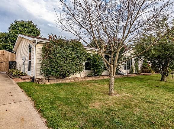 2nd image of 10940 Hunters Creek Dr