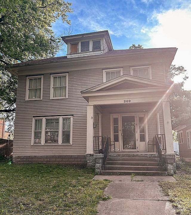 1st image of 209 N A St