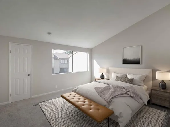 936 Fairway Dr APT 26, Colton, CA 92324