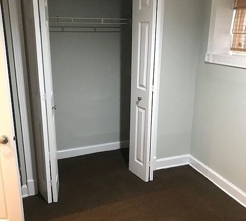 5th image of 3046 N Leavitt St