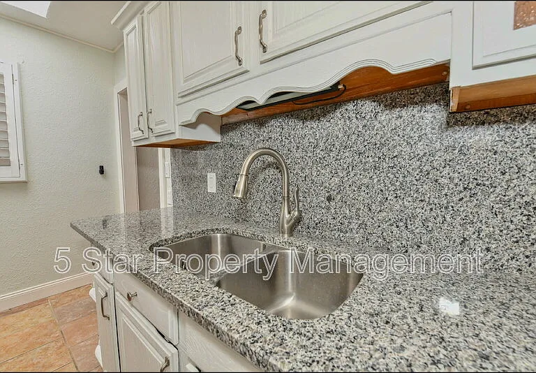 3030 Aurora Ave — Photo 24