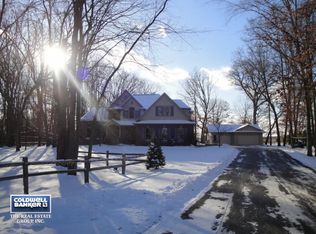 N3839 Woodfield Ln, New London, WI 54961