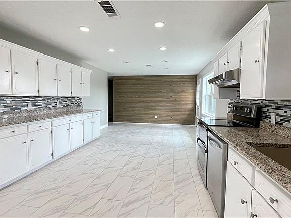 5th image of 542 Donna Dr