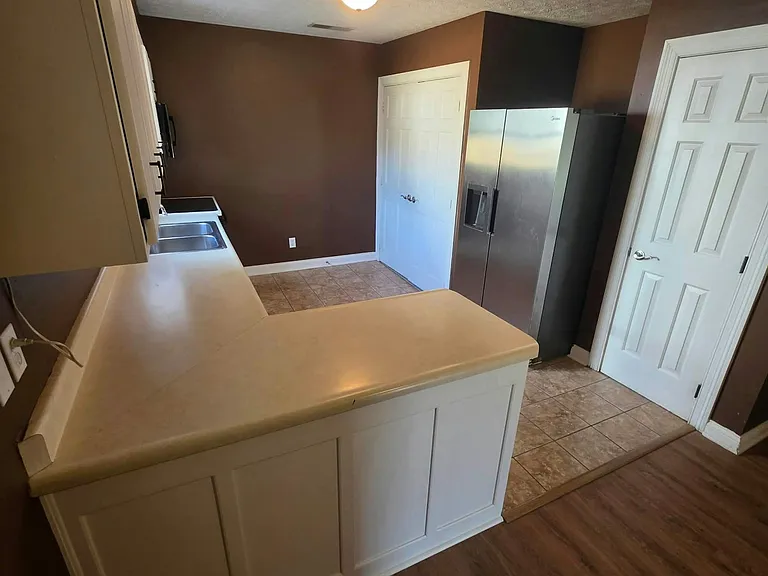 301 Reardon Blvd — Photo 8