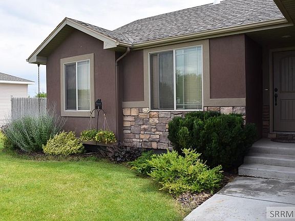 4th image of 3348 E Larson Dr