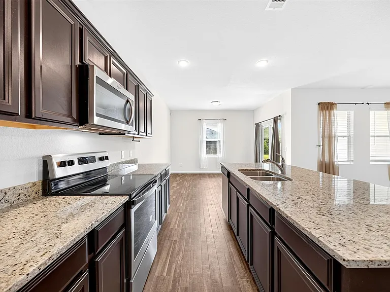 1024 Banyon Tree Ln — Photo 24