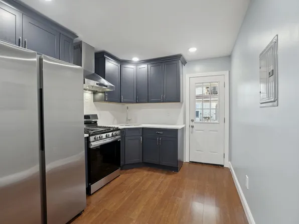 4 Garrison Avenue image 3 of 25