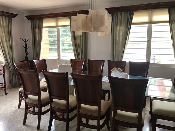 Formal dinning room, 
