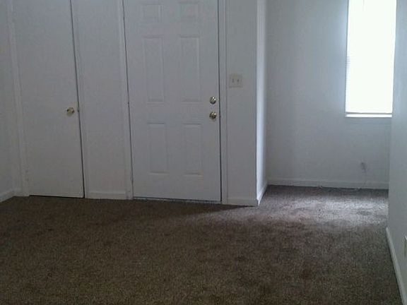 4th image of 2330 Schaul St #B