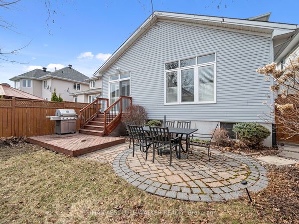 1120 Lichen Ave, Ottawa, ON K4A 4A5