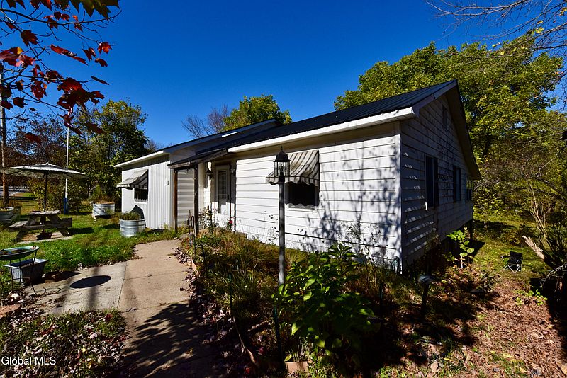 3rd image of 331 Porter Corners Road