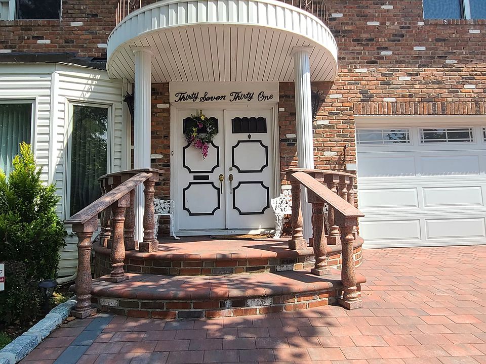1st image of 37-31 Regatta Pl #1