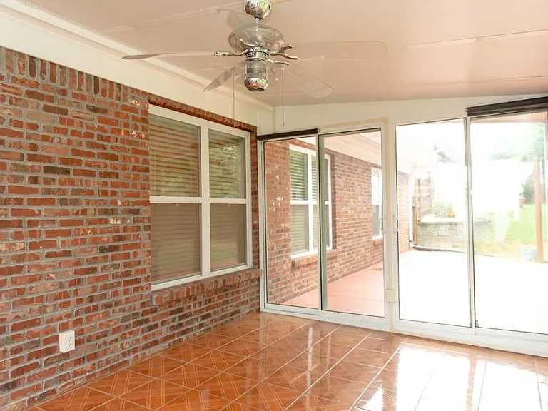 1159 Simonton Glen Way — Photo 16