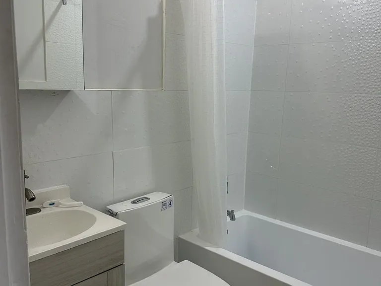 397 Brock Ave #A — Photo 10
