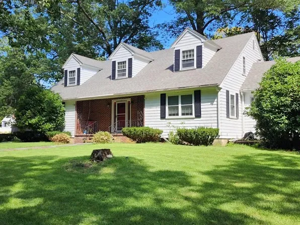 3 Maywood Rd, Holbrook, MA 02343