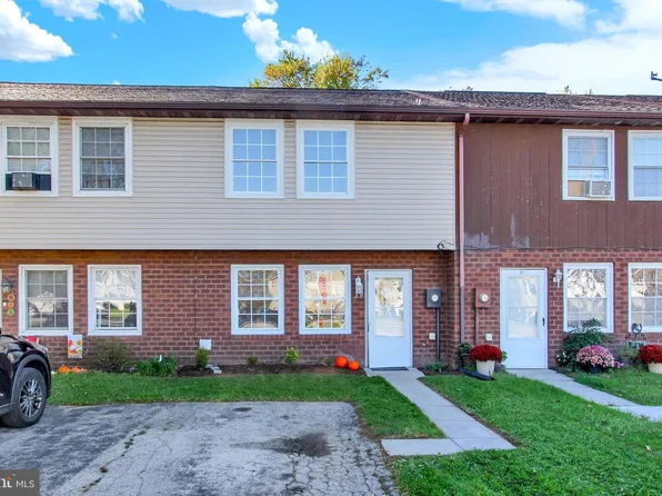 39 Commerce St, New Oxford, PA 17350