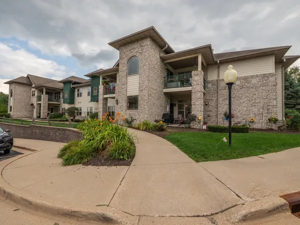 450 North Silverbrook DRIVE #104, West Bend, WI 53090