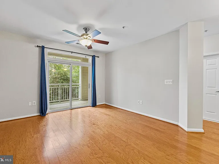 801 S Greenbrier St #215 — Photo 18