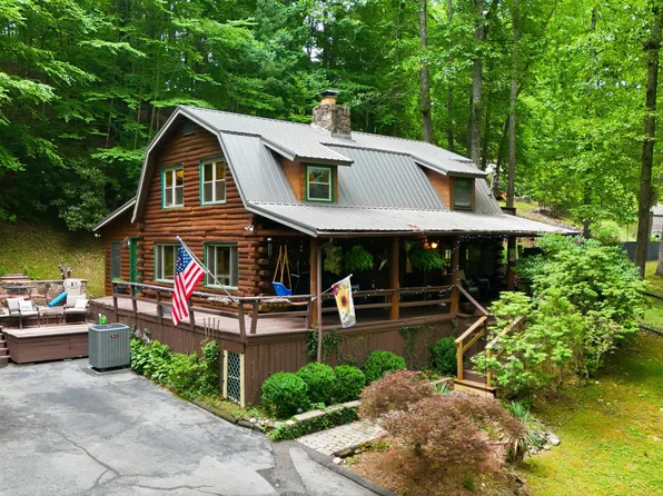 5400 Wedgewood Dr, Big Stone Gap, VA 24219