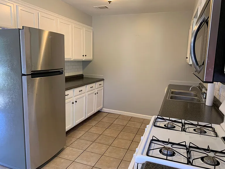 102 Heather Dr — Photo 10