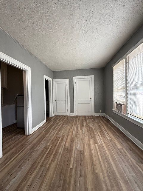 1st image of 900 Broadway St