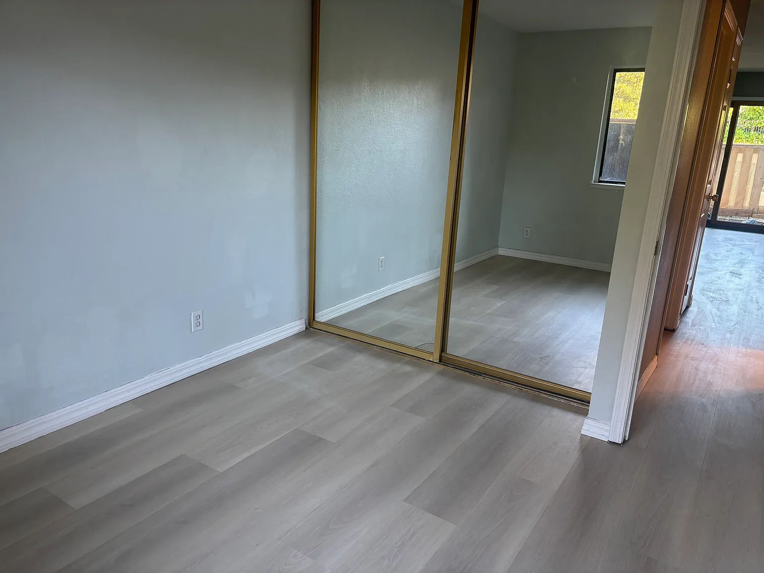 2 bed, 912 sqft, $2,800 — Photo 2