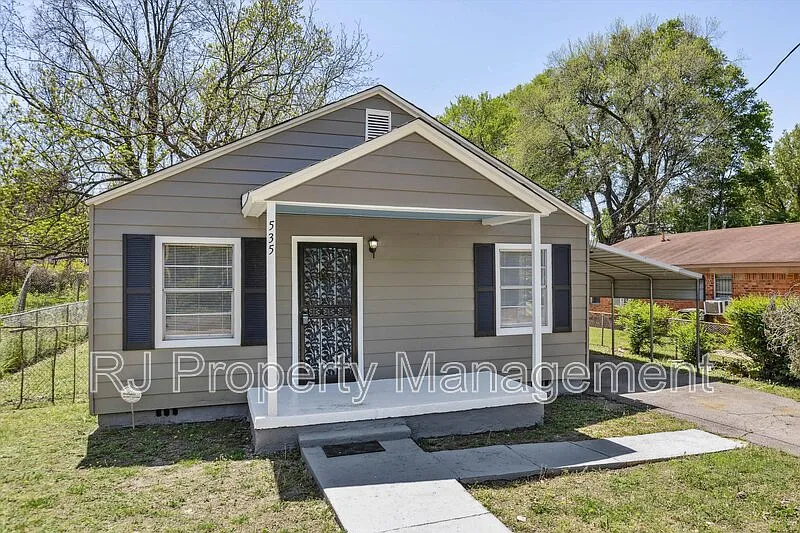 4 bed, 1.0 bath, 1056 sqft, $1,195 — Photo 1