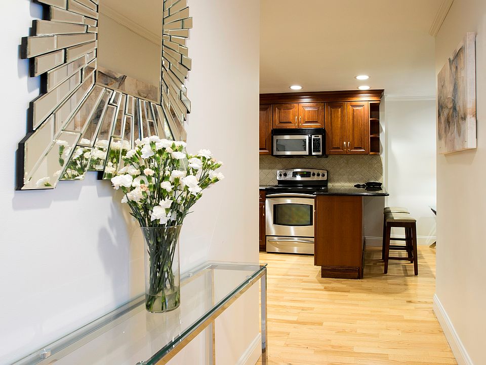 1st image of 150 W 51st St APT 1224