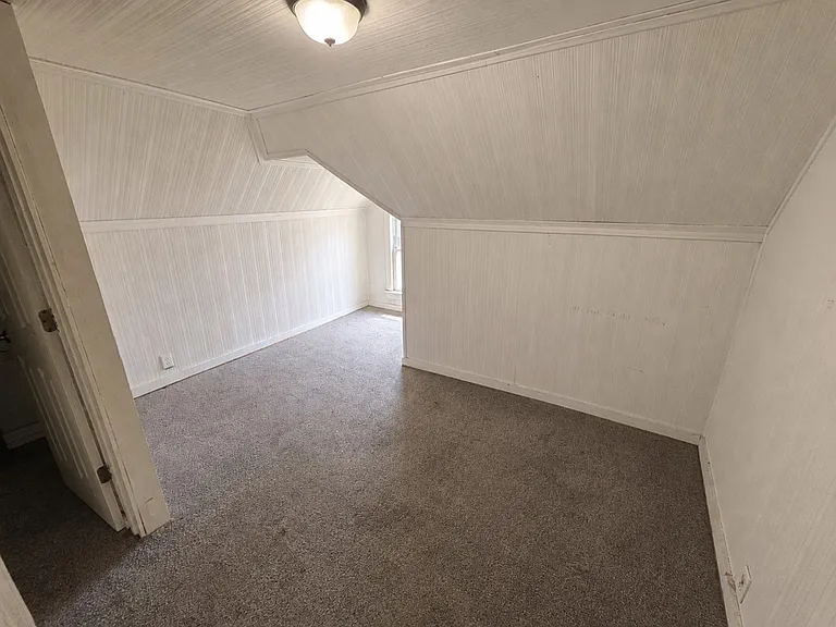 127 Kentucky Ave — Photo 8