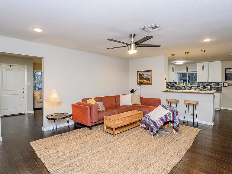 3630 Zoch Ln — Photo 13