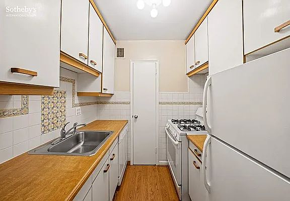 5th image of 200 E End Ave APT 2A