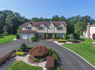 30 Westbrook Way, Manalapan, NJ 07726