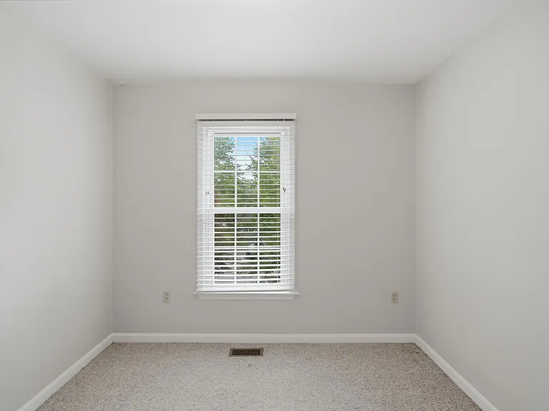 27 Ryan Ct — Photo 24