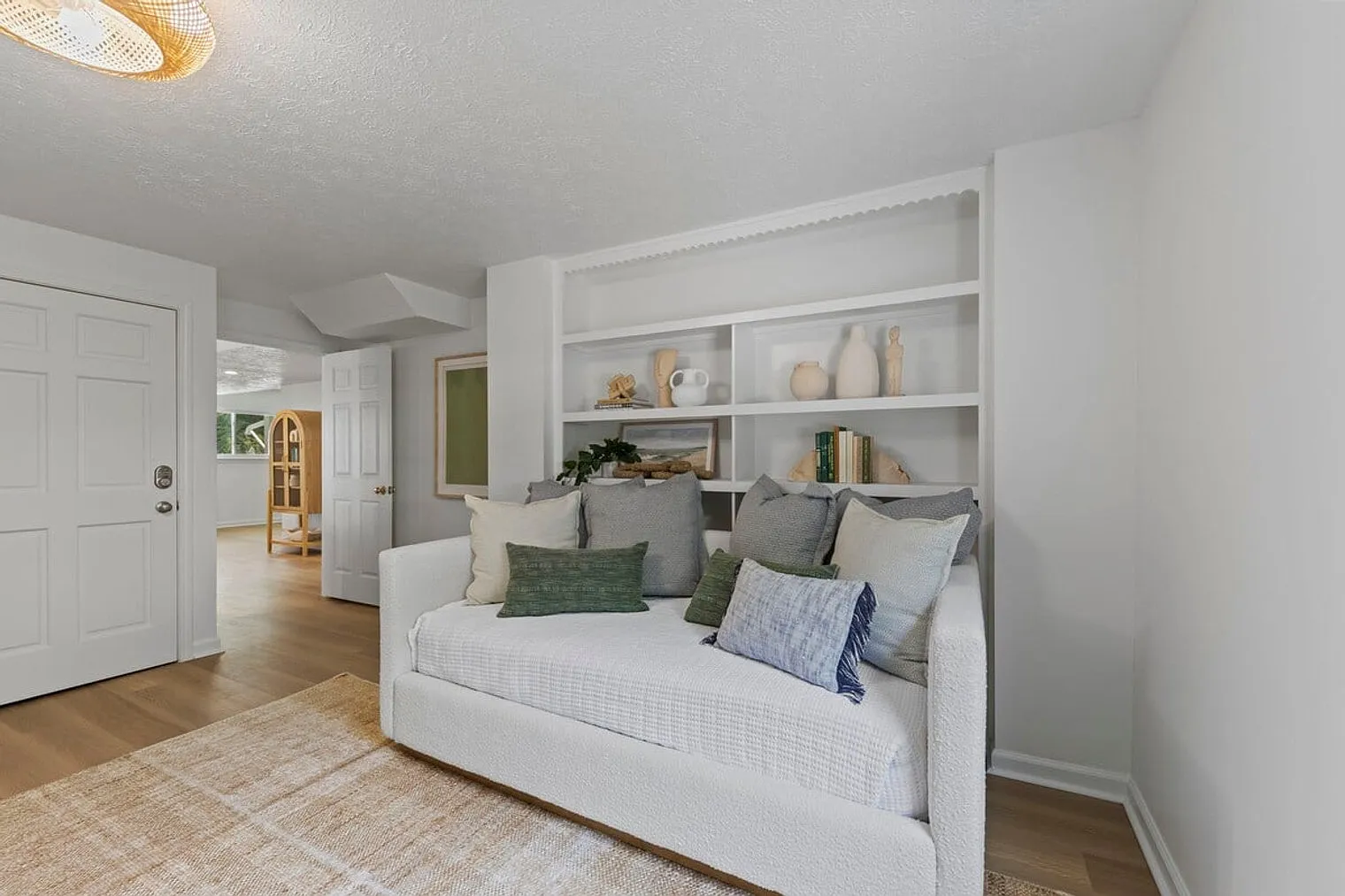 5 bed, 3.0 bath, 3186 sqft, $12,529 — Photo 1
