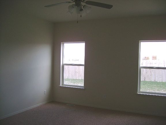 5th image of 1557 Vista Ln